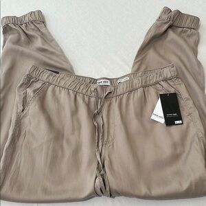 Nine West | The Easy Jogger Size L